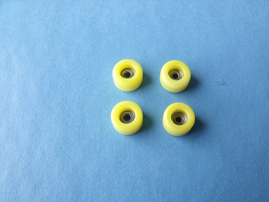 Finger board wheels